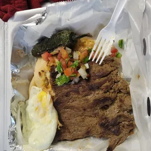 Lunch Pupusas Steak, 1 egg, plus 2 pupusas of choice