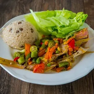 Steamed Fish with Rice and Peas