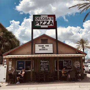 Delosas Pizza @ Johns Pass (Mad Beach)
