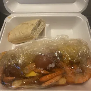 Boiled hot and spicy shrimp