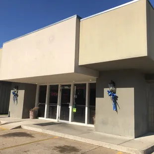 Very plain storefront.