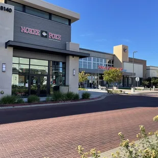 Food and movie - perfect match