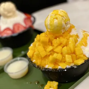 mango and strawberry bingsooo