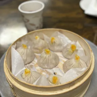 8 Piece Steamed Pork and Crab Mixed