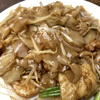 Mixed Meat and Shrimp Chow Fun