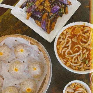 Eight Jewel Noodle Soup