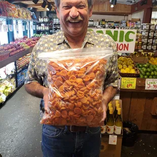 locally grown dried belnhiem apricots