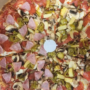 XL pizza , extra sauce, pepperoni,  mushroom, jalapeno, pineapple.