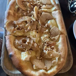 Pear-Gorgonzola