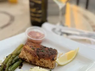 landmark Kitchen & Bar