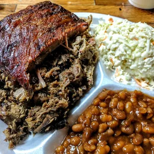 ribs, beans, coleslaw and coleslaw