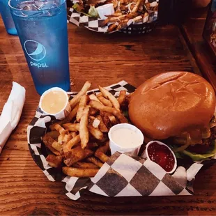 Bacon mushroom swiss burger w/ regular fries