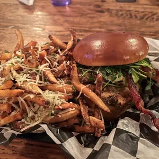 EL POLLO VERDE with truffle fries