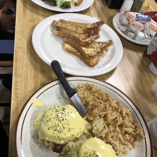 Crab Cake Eggs Benedict