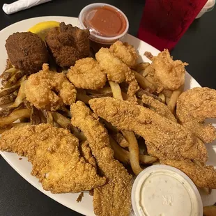 Fish and shrimp basket