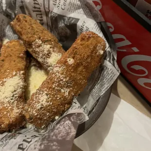Cheese sticks and marinara sauce