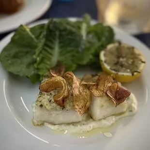 POTATO CHIP CRUSTED COD (Potato crusted cod, tartar sauce, grilled lemon)