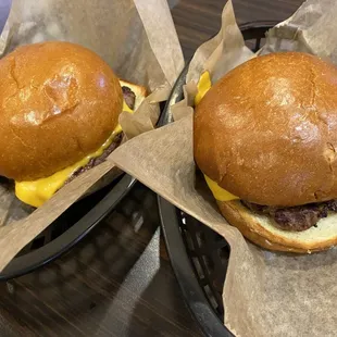 2 plain cheeseburgers