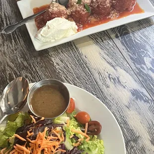 House Salad &amp; Carlo's Meatballs (4)