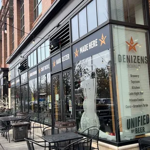 the outside of a restaurant