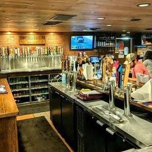 Denny's Beer Barrel Pub