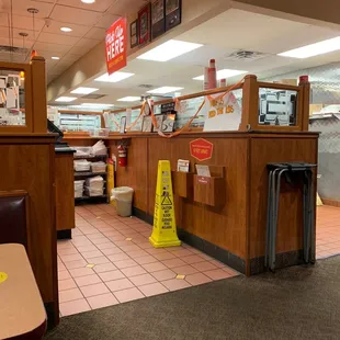 the inside of a fast food restaurant