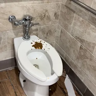 Disgusting staff employees leave restaurant unclean for hours