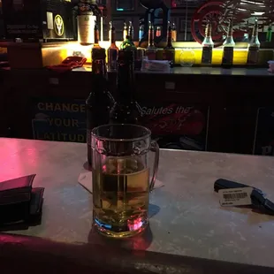 Cheap beers... Two bottle of bud light for 4.50!