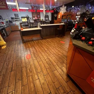 the inside of a fast food restaurant