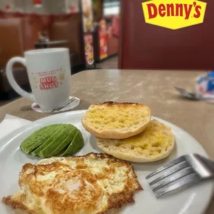 Miss Lydia served my plate perfectly! Not too late late to stop in...