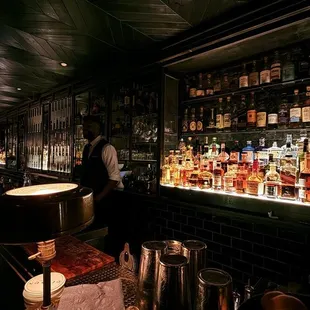 Inside/bar