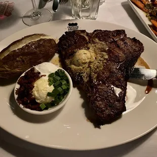 LOOK AT THIS GORGEOUS PORTERHOUSE!!