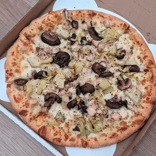 Avalanche Pizza | Instagram: @telephonesmoothie