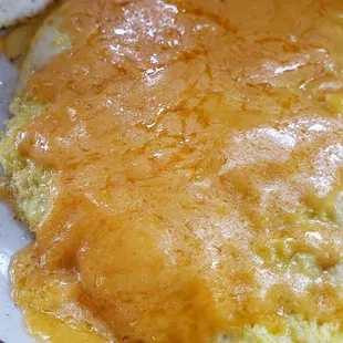 Cheese omlete... cheesy on top version