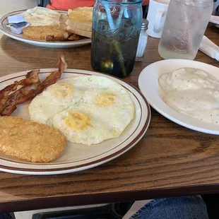 Awesome breakfast and cheap prices!!!