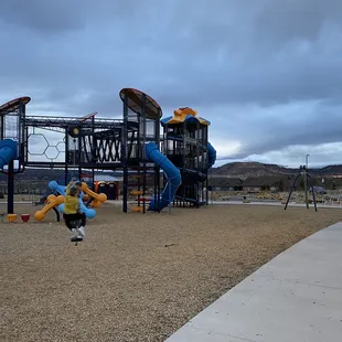 Play structure