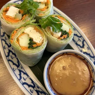 FRESH SUMMER ROLLS (Vegan)