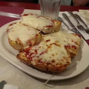 Cheese pizza bread