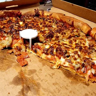 Deep Dish Pan, sausage, pepperoni, mushrooms,  onions... so good.