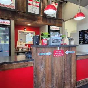 I'm the only one here for a lunch pick up on Saturday with a medium size convention nearby. Beige flag!