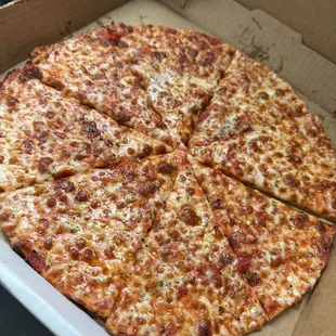 Cheese pizza medium - 2.5/5 below average