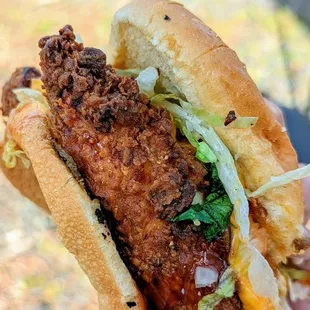 Fried Chicken Sandwich with Sriracha Mayo, Mambo Sauce, and all toppings | Instagram: @telephonesmoothie