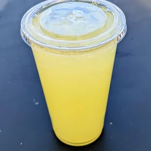 Pineapple Lemonade | Instagram: @telephonesmoothie