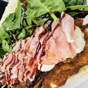 Caprese sandwich with prosciutto