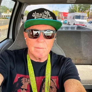 Gil S.