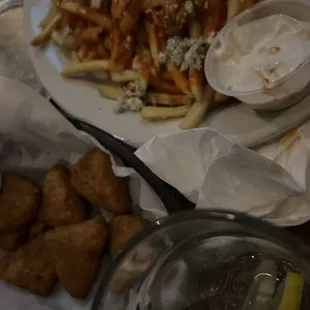 Mac n&apos; Cheese Bites and Buffalo Fries