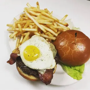 Derno&apos;s Burger!