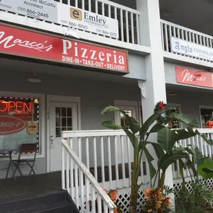 Great pizza on the island with indoor seating