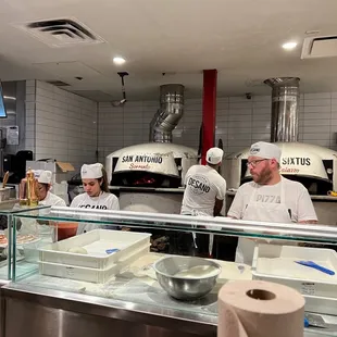 sushi and sashimi, interior