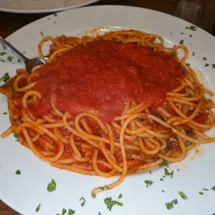 Spaghetti w marinara and mushrooms